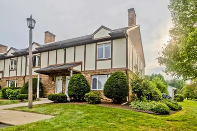 8 Castle Hill Rd #H, Agawam, MA 01001 - Photo 1