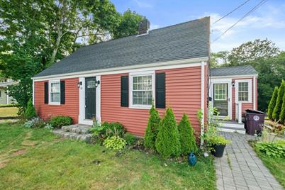 49 Pine St, Weymouth, MA 02190 - Photo 1