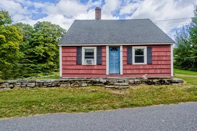 14 Shaw Rd, Wales, MA 01081 - Photo 1