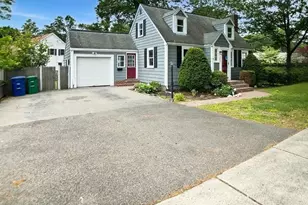 444 Lowell St, Reading, MA 01867 - Photo 1