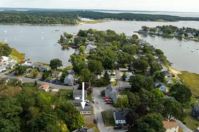 106 Circuit Ave, Wareham, MA 02571 - Photo 1