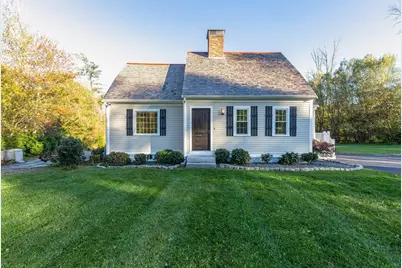 554 High St, Hanson, MA 02341 - Photo 1