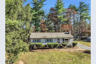 34 Ash St, Townsend, MA 01469 - Photo 1