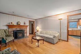 20 Brentwood Dr, Dudley, MA 01571 - Photo 1