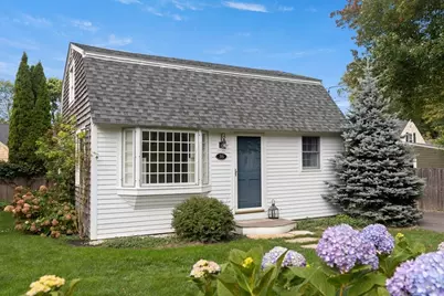 38 Oak St, Newburyport, MA 01950 - Photo 1