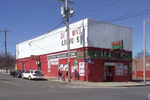 589 High St, Holyoke, MA 01040 - Photo 1