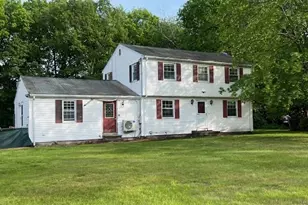 8 Clover Hill Dr, Chelmsford, MA 01824 - Photo 1