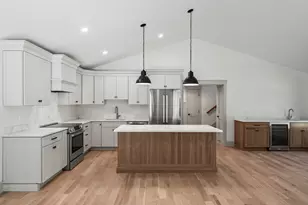 46 Sandwich Rd, Plymouth, MA 02360 - Photo 1