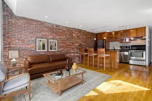 386 Commercial St, Boston, MA 02109 - Photo 1