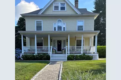 907 Pleasant St, Worcester, MA 01602 - Photo 1