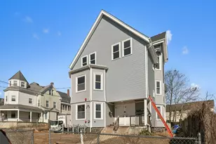 9 Waverly St, Brockton, MA 02301 - Photo 1