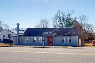 412 Newport Ave, Attleboro, MA 02703 - Photo 1