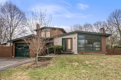 37 Hemlock St, Norwood, MA 02062 - Photo 1