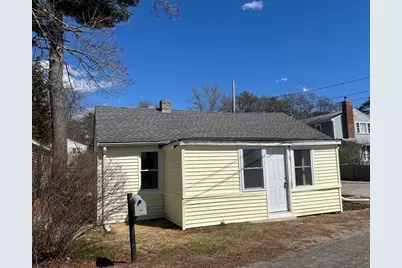 46 Ocean Ave, Halifax, MA 02350 - Photo 1