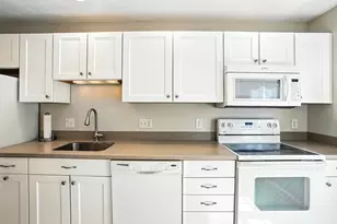 168 Laurelwood Dr, Hopedale, MA 01747 - Photo 1