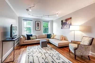 21 Englewood Ave #5, Brookline, MA 02445 - Photo 1