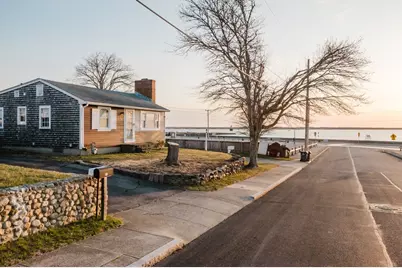 19 Seymour St, New Bedford, MA 02744 - Photo 1