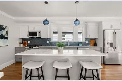 37-39 Governor Winthrop Road #2, Somerville, MA 02145 - Photo 1