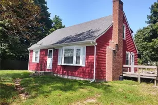 62 Chestnut St, Seekonk, MA 02771 - Photo 1