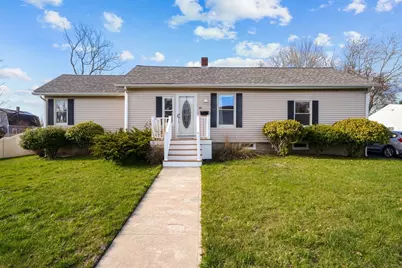 44 Daniel St, Fairhaven, MA 02719 - Photo 1