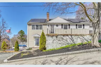 32 Willard St, Melrose, MA 02176 - Photo 1