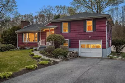 81 Huguenot Rd, Oxford, MA 01540 - Photo 1