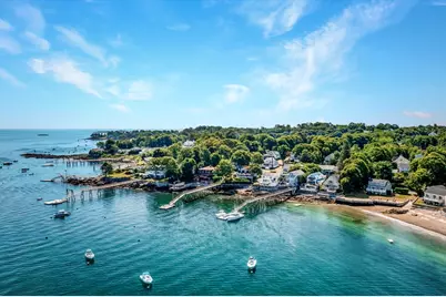 40A Cloutmans Lane, Marblehead, MA 01945 - Photo 1