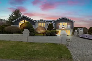 104 Randall Shea Dr, Swansea, MA 02777 - Photo 1