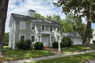 11 Smith St, Greenfield, MA 01301 - Photo 1