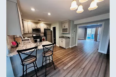 275 Donohue Rd #5, Dracut, MA 01826 - Photo 1