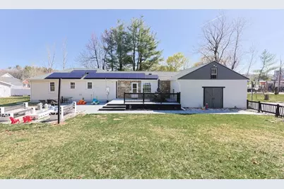 27 Dana St, Lunenburg, MA 01462 - Photo 1