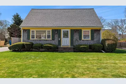 21 Harrington St, Falmouth, MA 02536 - Photo 1