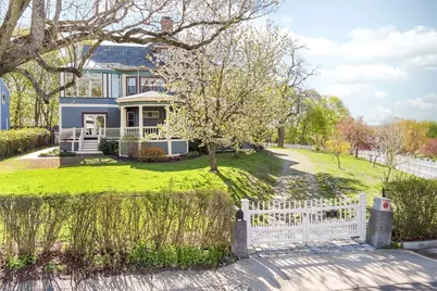 318 Metropolitan Ave, Boston, MA 02131 - Photo 1