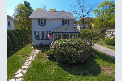 11 Roosevelt Ave, Holyoke, MA 01040 - Photo 1