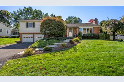 14 Woodbridge St, Holyoke, MA 01040 - Photo 1