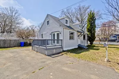 4 Seneca St, Springfield, MA 01151 - Photo 1