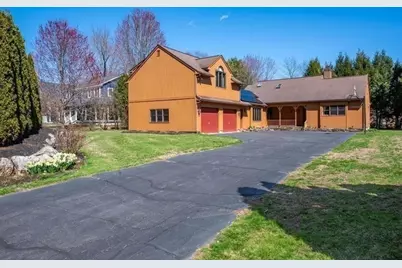 17 Sacco Dr, Amherst, MA 01002 - Photo 1