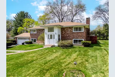 18 Ellis Dr, Worcester, MA 01609 - Photo 1