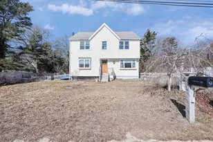 9 Marilyn Rd, Bourne, MA 02532 - Photo 1