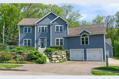 32 Erin's Way, Holden, MA 01520 - Photo 1