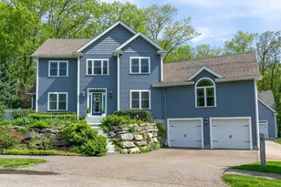 32 Erins Way, Holden, MA 01520 - Photo 1