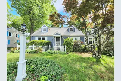 25 Hazen St, Springfield, MA 01119 - Photo 1