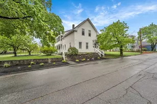 21 Smith St, Fitchburg, MA 01420 - Photo 1