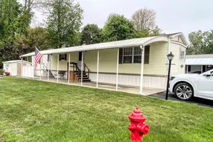 556 Central St, Leominster, MA 01453 - Photo 1