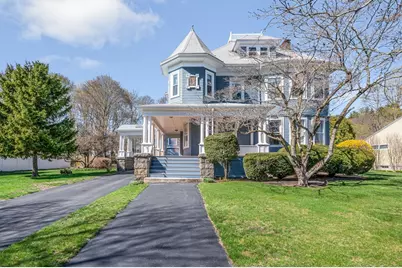 52 Oak St, Wakefield, MA 01880 - Photo 1