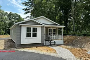 18 Pinrock Dr, Sturbridge, MA 01566 - Photo 1