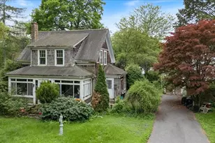 42 Maple St, Hamilton, MA 01982 - Photo 1