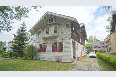 31 Burton St, Springfield, MA 01108 - Photo 1