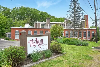 124 College St #20, South Hadley, MA 01075 - Photo 1