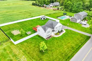 29 River Lodge Rd, South Hadley, MA 01075 - Photo 1